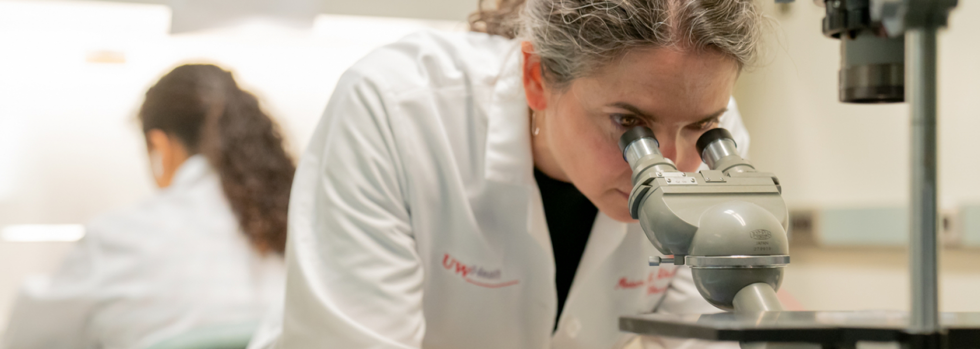 photo of Dr. Miriam Shelef, Rheumatology, in the lab