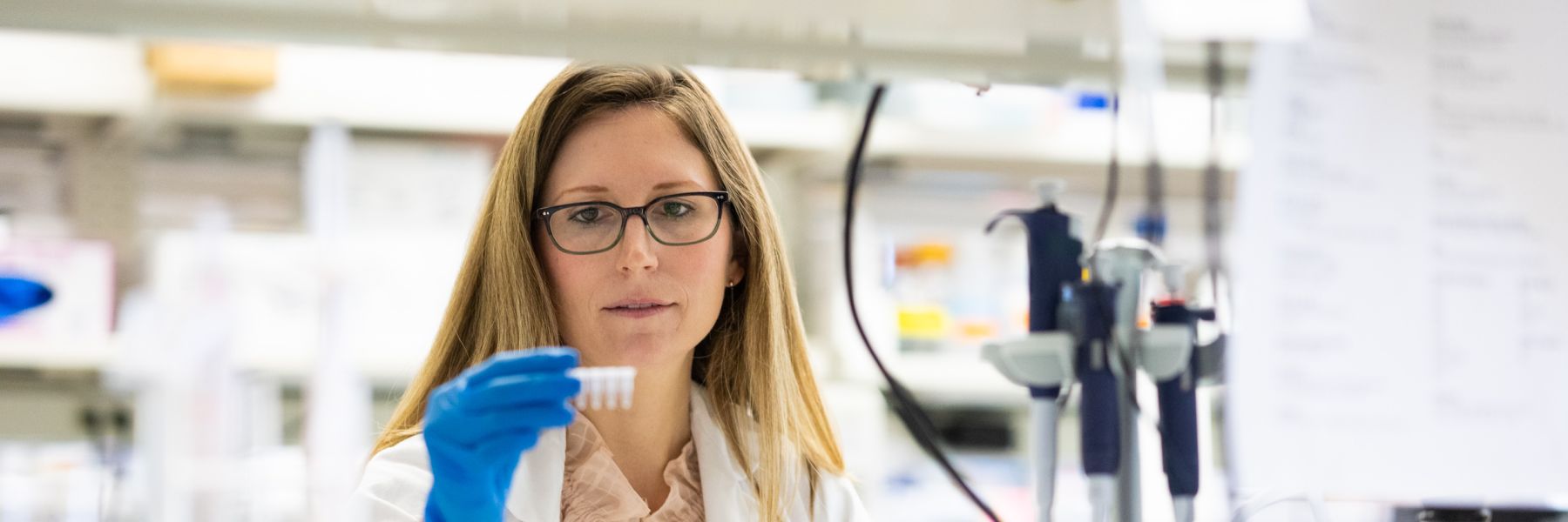 photo of Dr. Hilary Faust in her lab