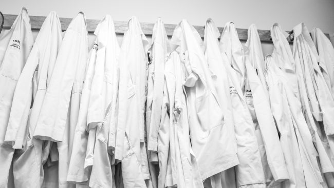 White coats in memoriam