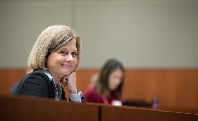Dr. Laura Zakowski