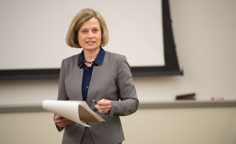 Dr. Laura Zakowski