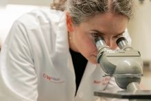 photo of Dr. Miriam Shelef, Rheumatology, in the lab