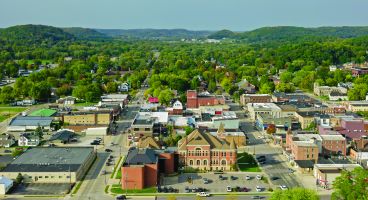 An aerial photo of the Richland Center clinic