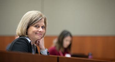 Dr. Laura Zakowski