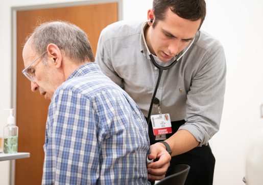 An internal medicine resident during a geriatrics and gerontology clinic.